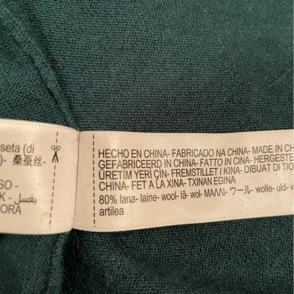 Massimo Dutti wool/silk oversized turtleneck sweater in emerald green - Picture 7 of 8